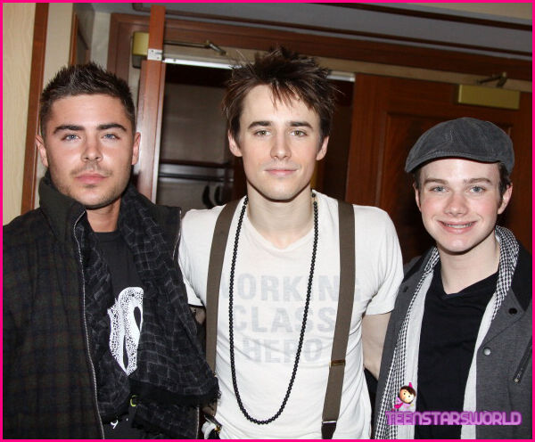The Lucky One Star Zac Efron Pose backstage with Reeve Carney for a photo 